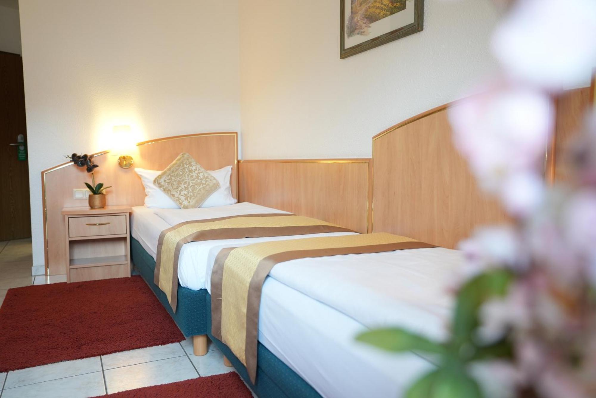 Uno Hotel Posthof سارلويس المظهر الخارجي الصورة