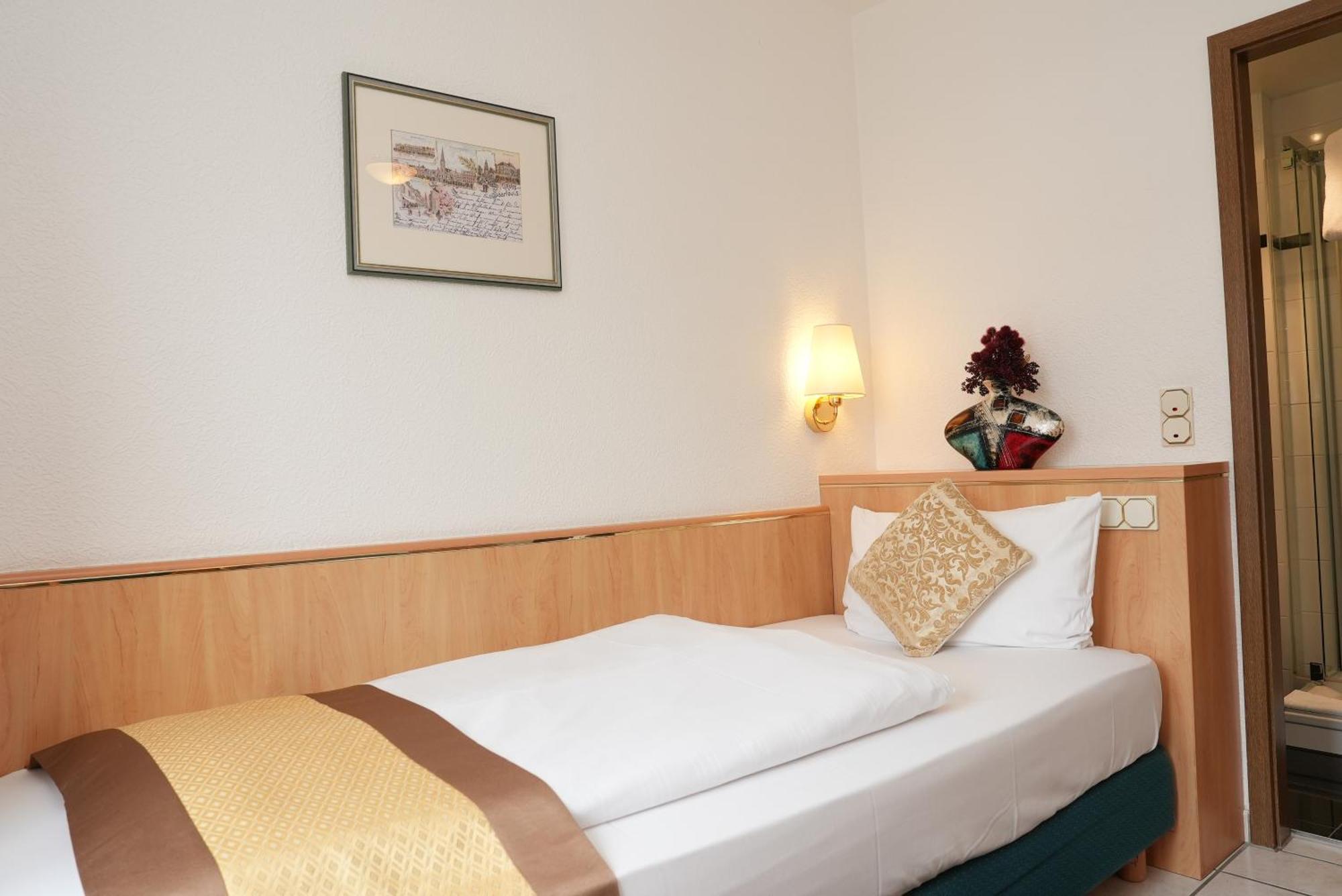 Uno Hotel Posthof سارلويس المظهر الخارجي الصورة