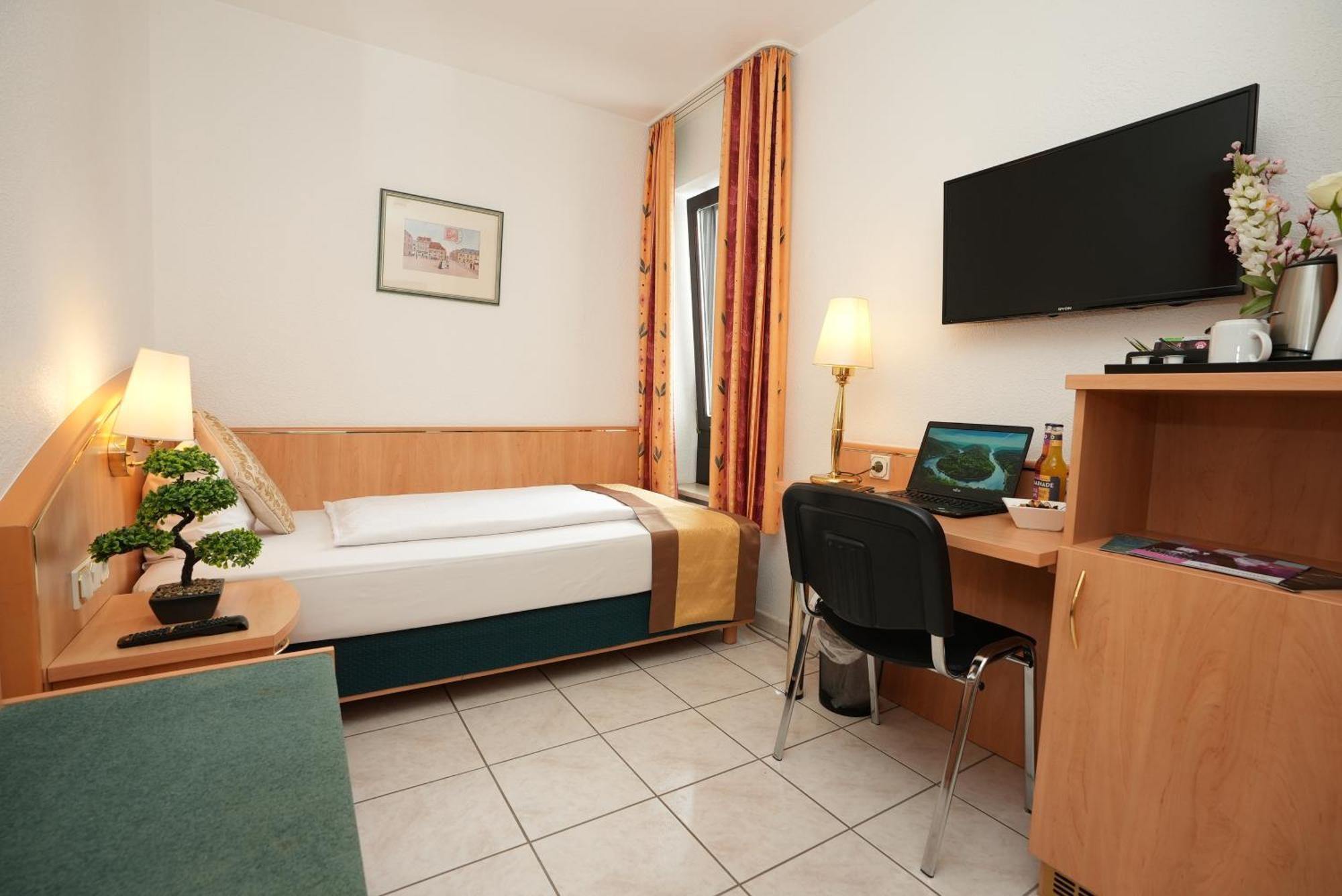 Uno Hotel Posthof سارلويس المظهر الخارجي الصورة